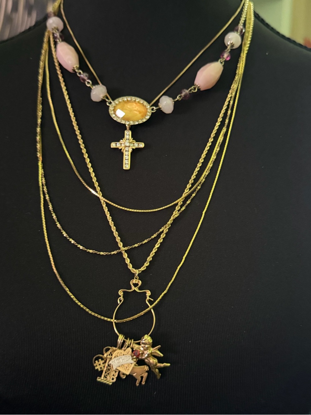 JEWELRY BUNDLE #5
 6 pcs Gold tone